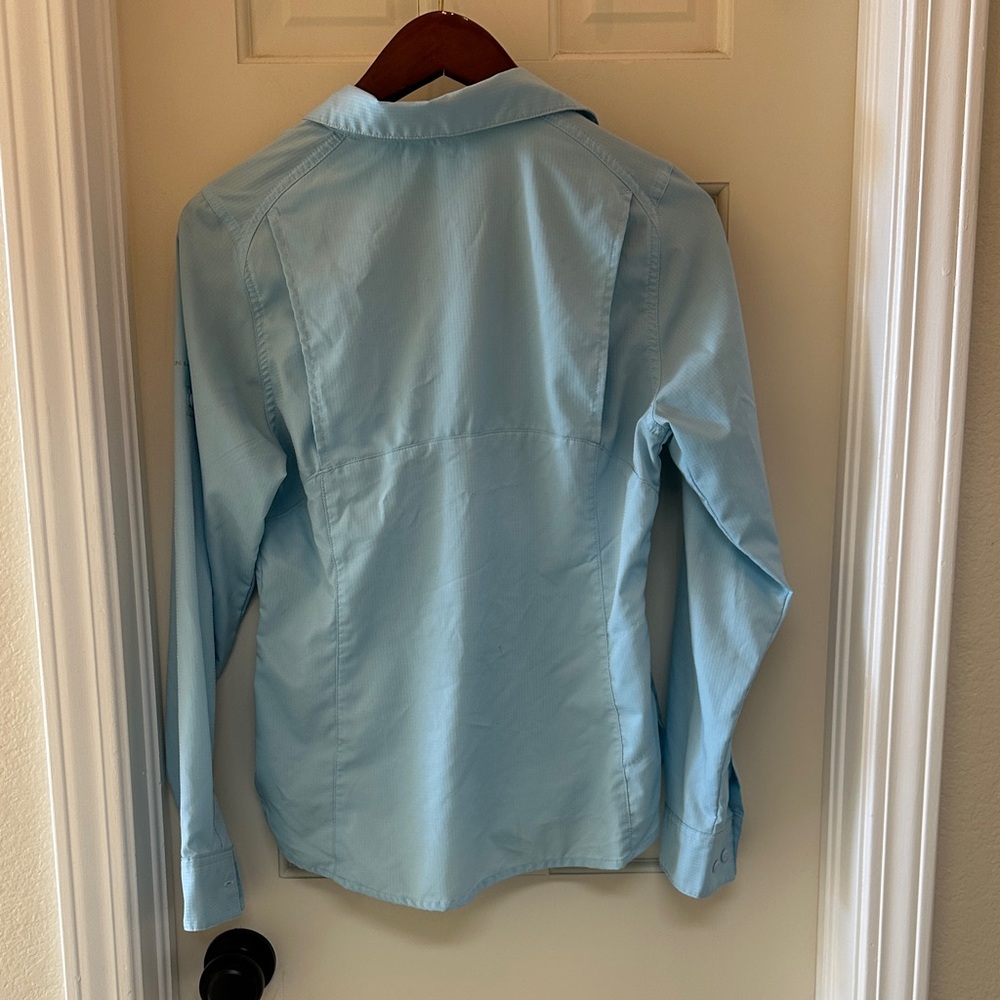 Columbia Light Blue Omni-Shade top - Picture 3 of 6